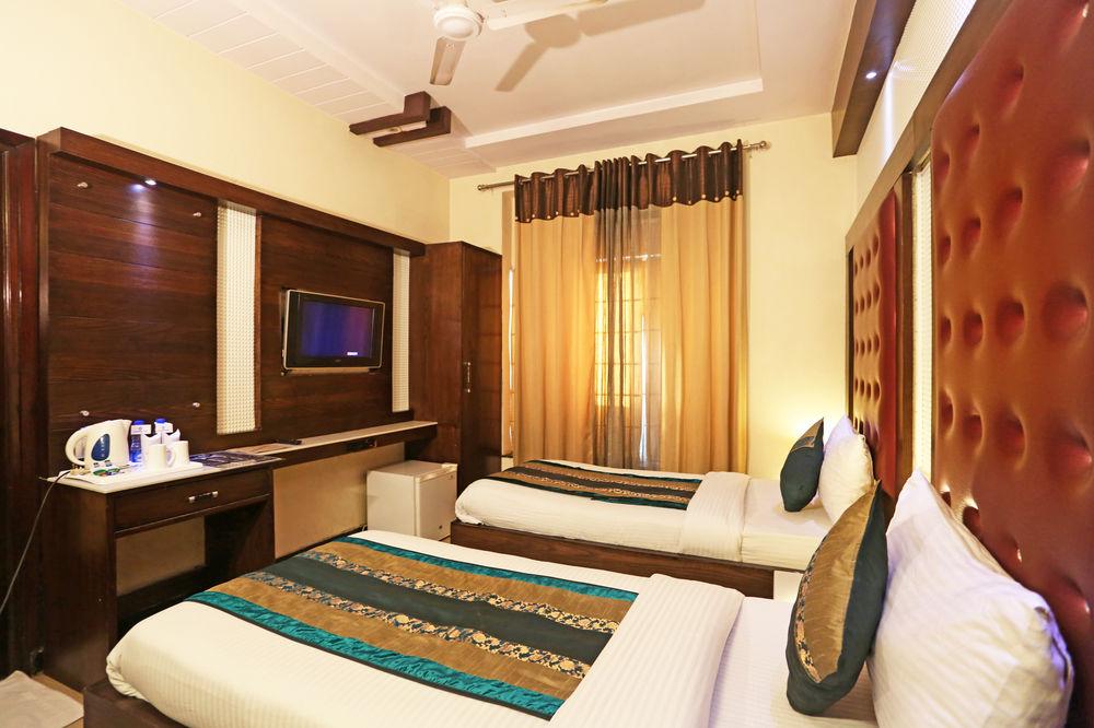 Hotel Star Plaza@New Delhi Railway Station Zewnętrze zdjęcie