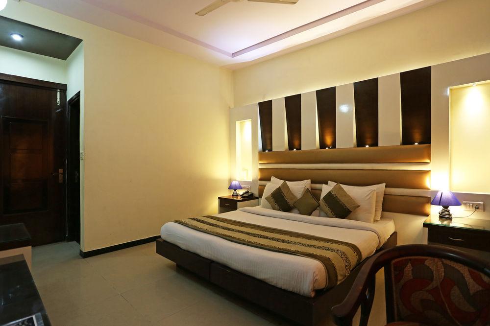 Hotel Star Plaza@New Delhi Railway Station Zewnętrze zdjęcie