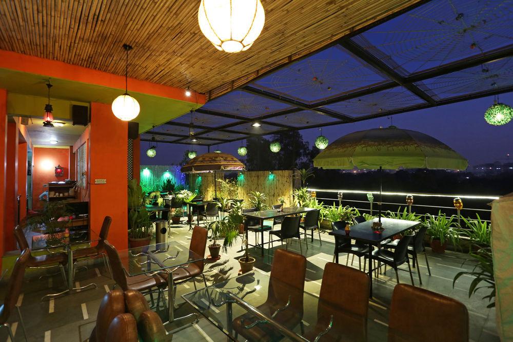 Hotel Star Plaza@New Delhi Railway Station Zewnętrze zdjęcie