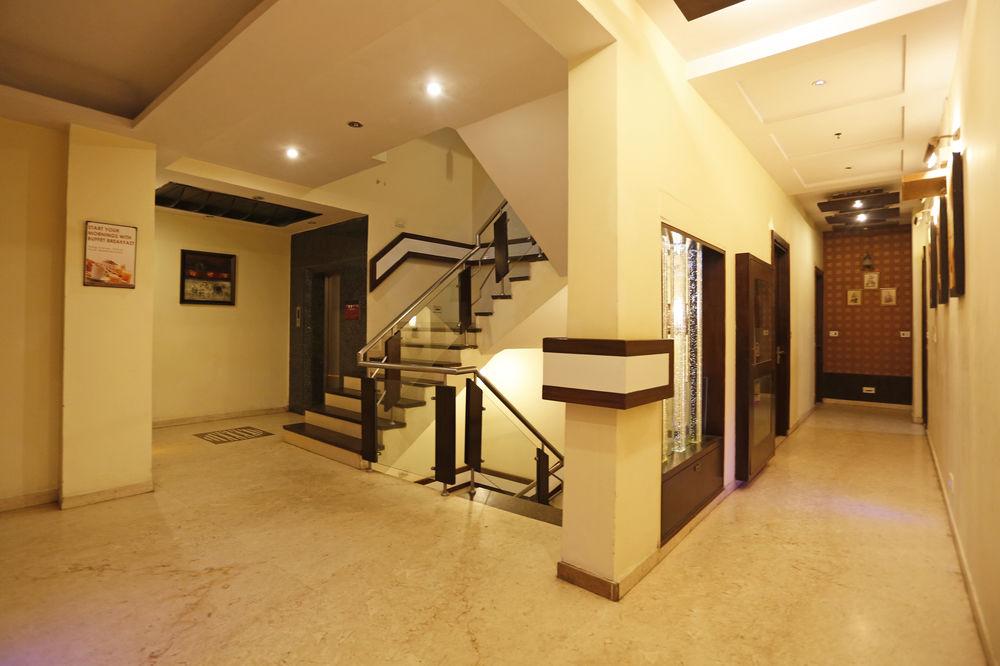 Hotel Star Plaza@New Delhi Railway Station Zewnętrze zdjęcie