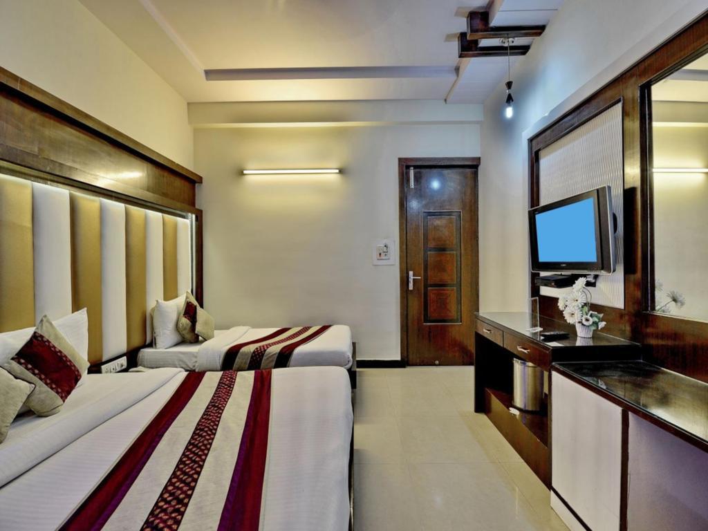 Hotel Star Plaza@New Delhi Railway Station Zewnętrze zdjęcie