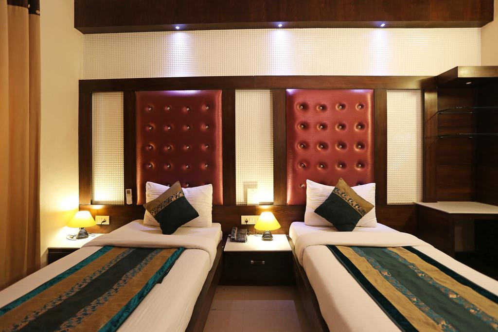 Hotel Star Plaza@New Delhi Railway Station Zewnętrze zdjęcie