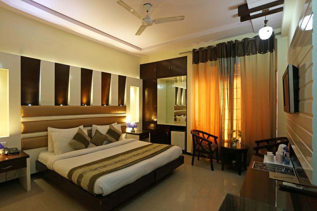 Hotel Star Plaza@New Delhi Railway Station Zewnętrze zdjęcie