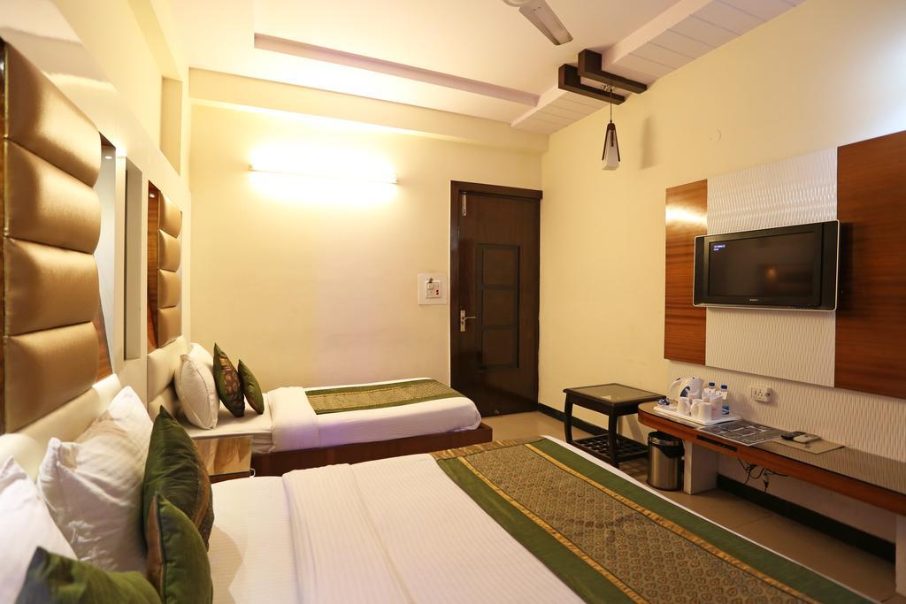 Hotel Star Plaza@New Delhi Railway Station Zewnętrze zdjęcie
